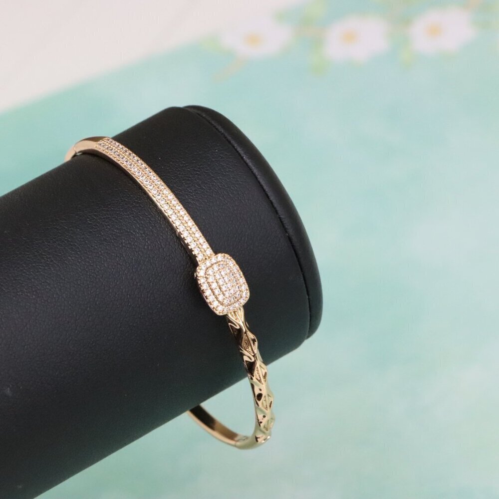 Elegant Rose Gold Bangle with Pave Setting and Textured Detail, XPBL0595 - Picture 6 of 12
